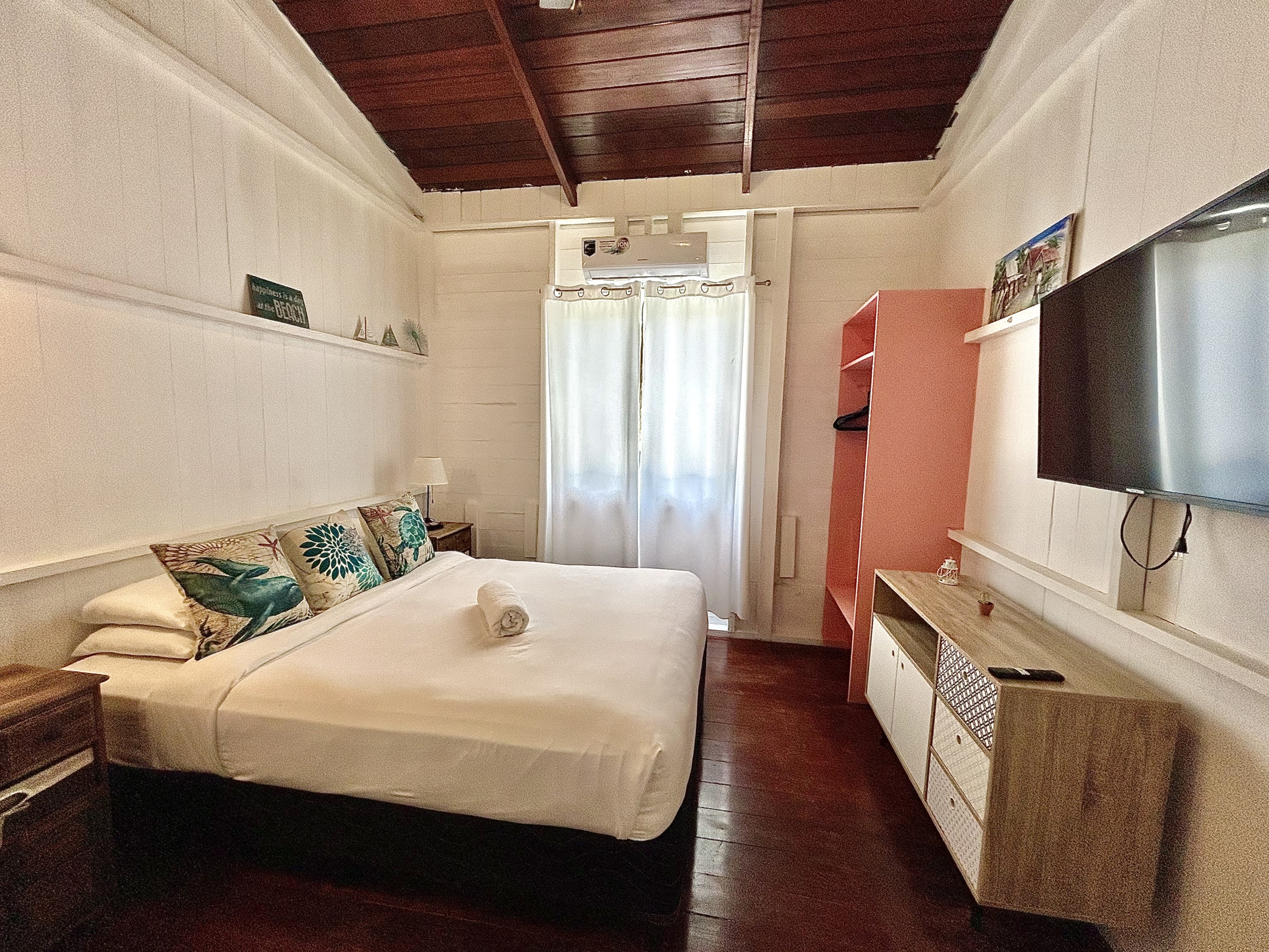 Lighthouse Landing Bedroom 4 double bed scaled