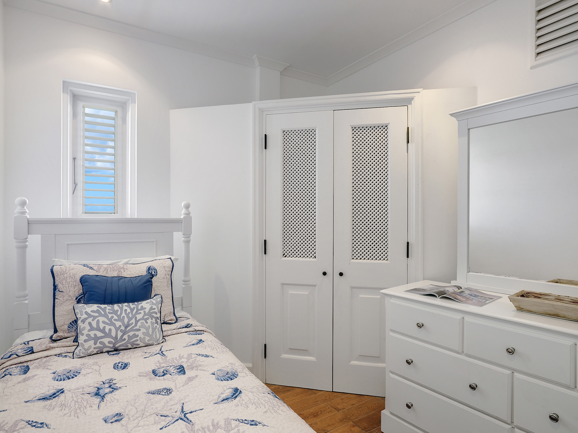 Prospect Ocean Heights Apartment Single room