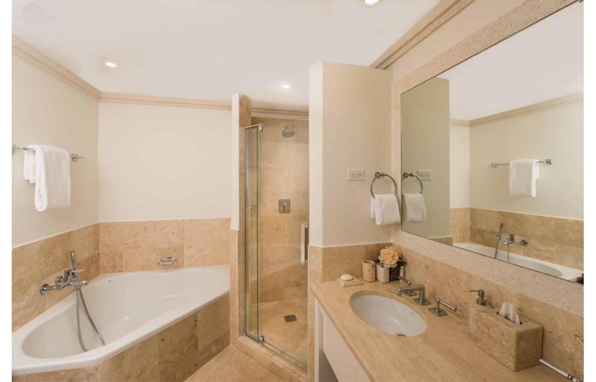 Sugar Cane Ridge 9 Royal Westmoreland Ensuite Bathroom