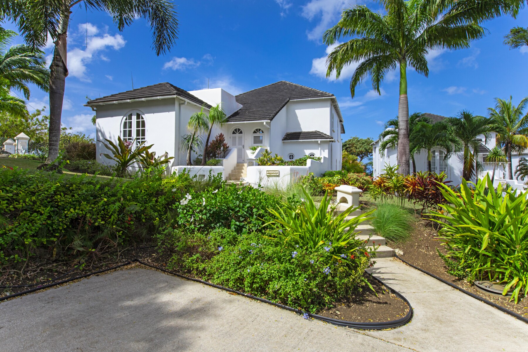 8590 ROYAL VILLA 1 03