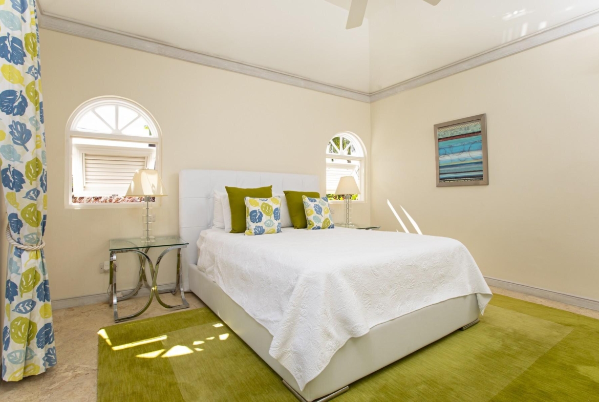8590 ROYAL VILLA 1 07