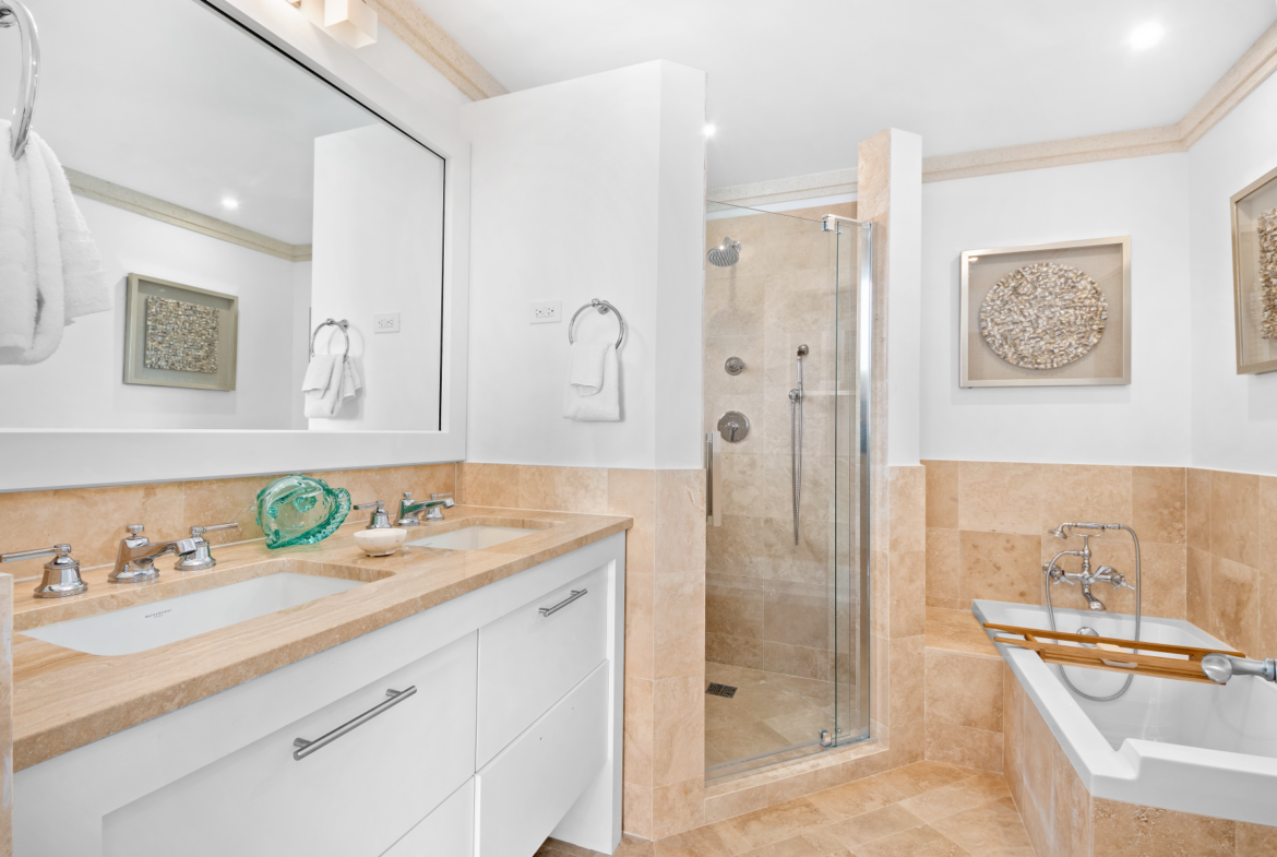 Mahogany Heights No.1 17 Bathroom 01