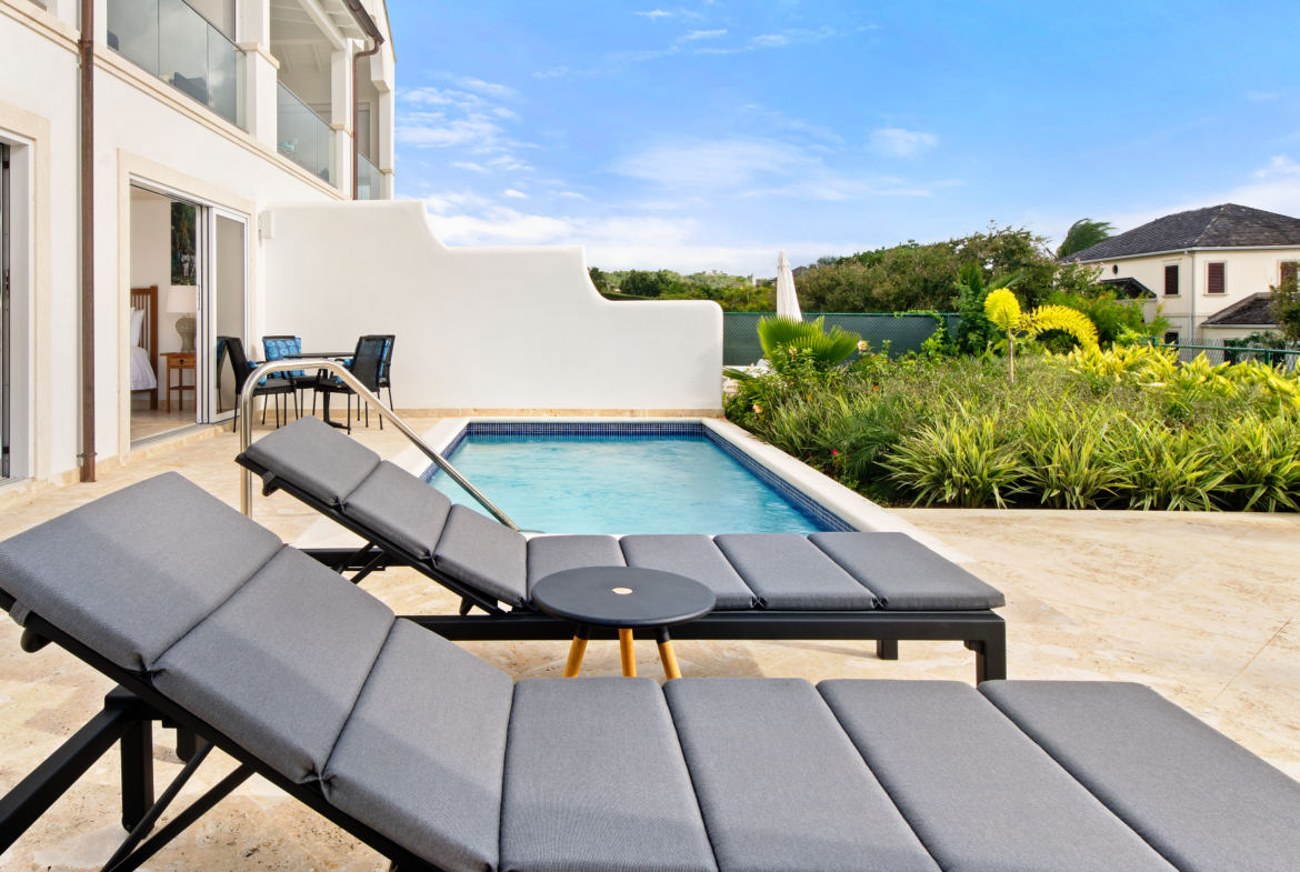 Mahogany Heights No.1 24 Pool Deck 01
