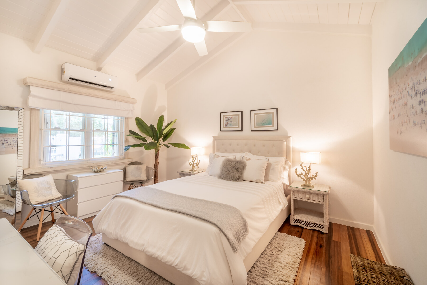 Palm Tree Villa Bedroom 2 Queen Bed