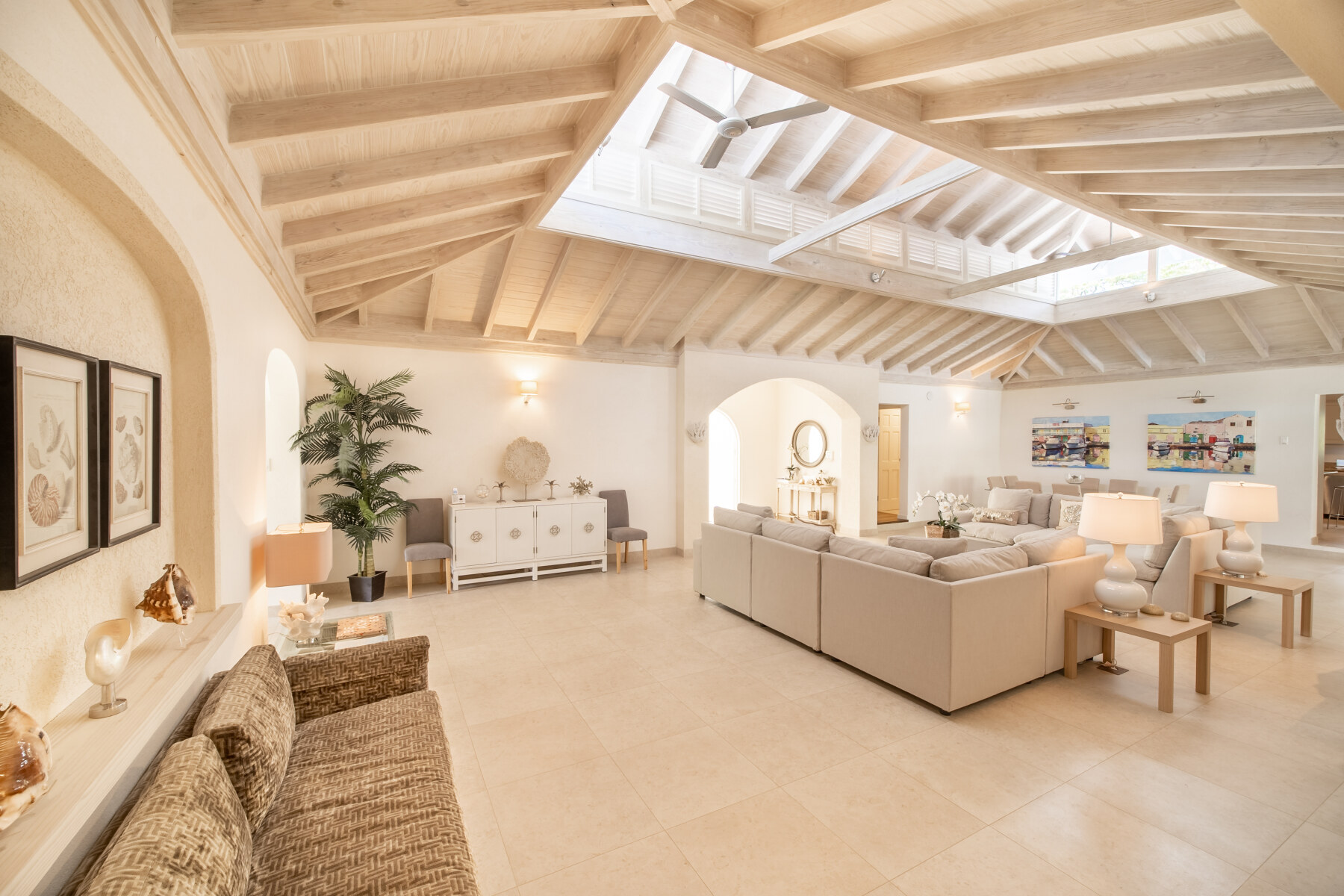 Palm Tree Villa Open Plan Living area