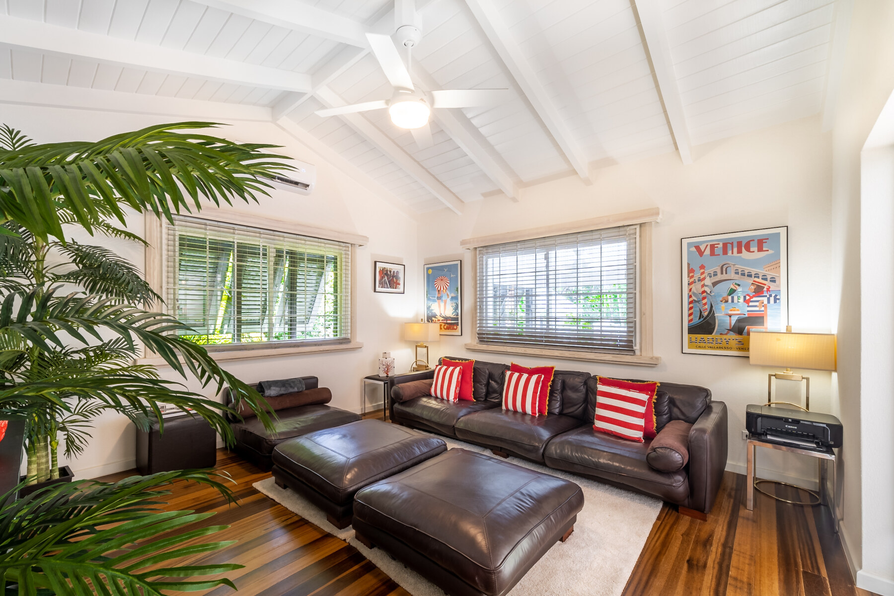 Palm Tree Villa Tv room 2