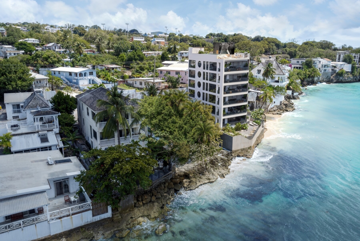 4 Dolce Vita View of Building and coastline from the Ocean