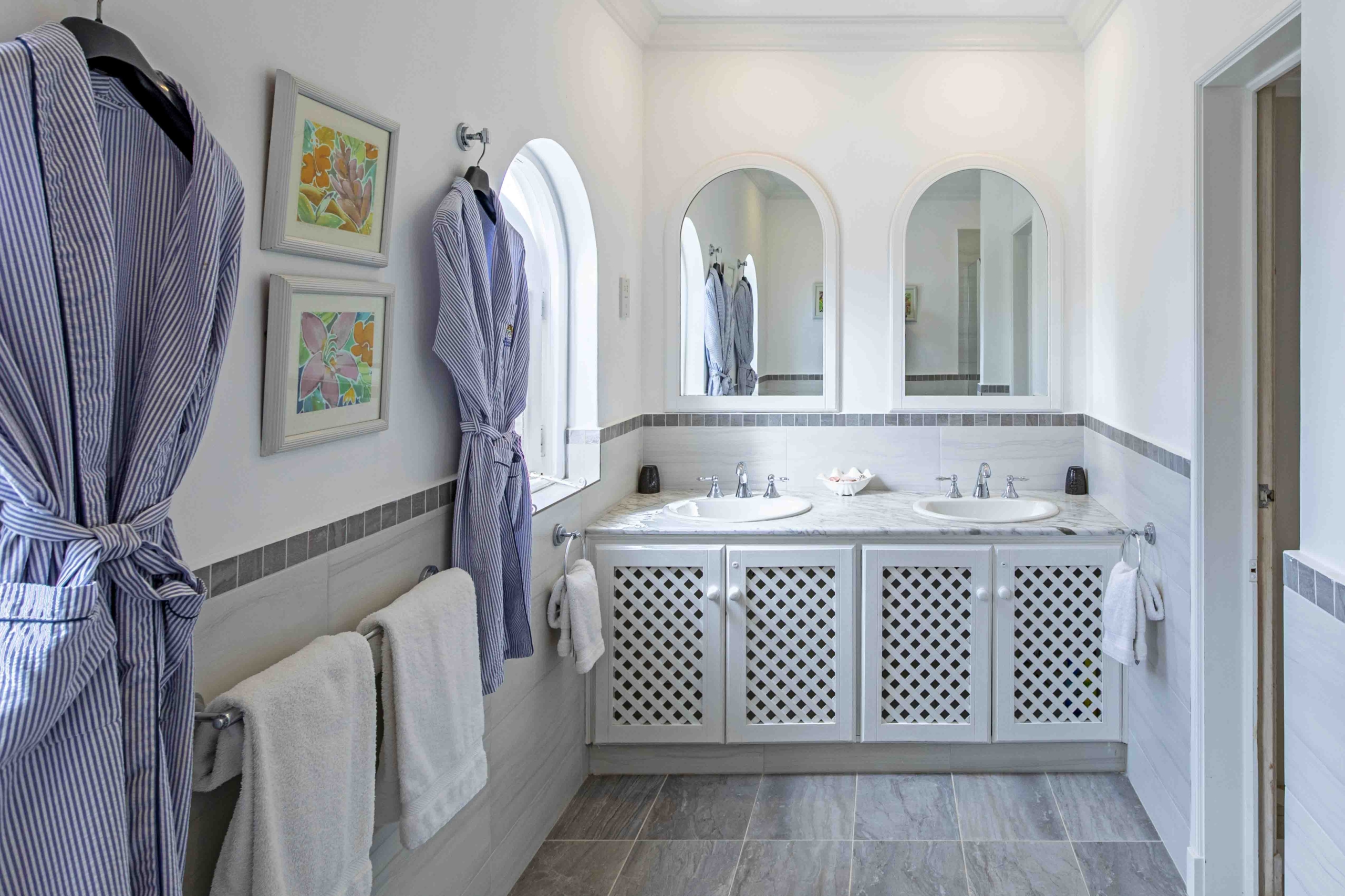 Cassia Heights 7 royal westmoreland master en suite bathroom