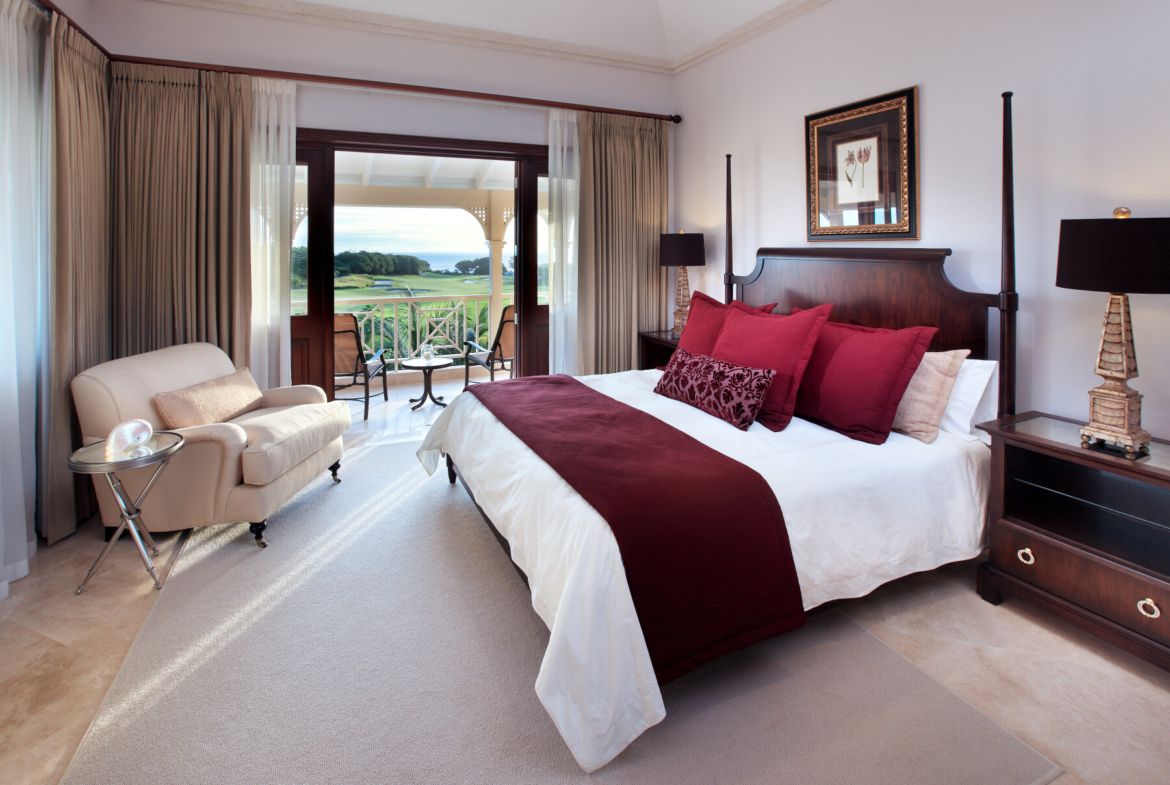OCEAN DRIVE 12 MASTER BED