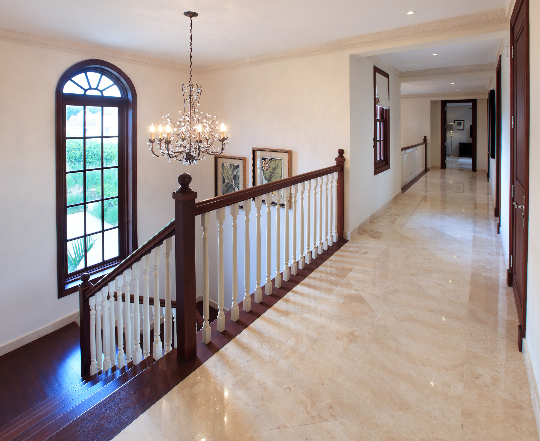 OCEAN DRIVE 12 STAIRWELL