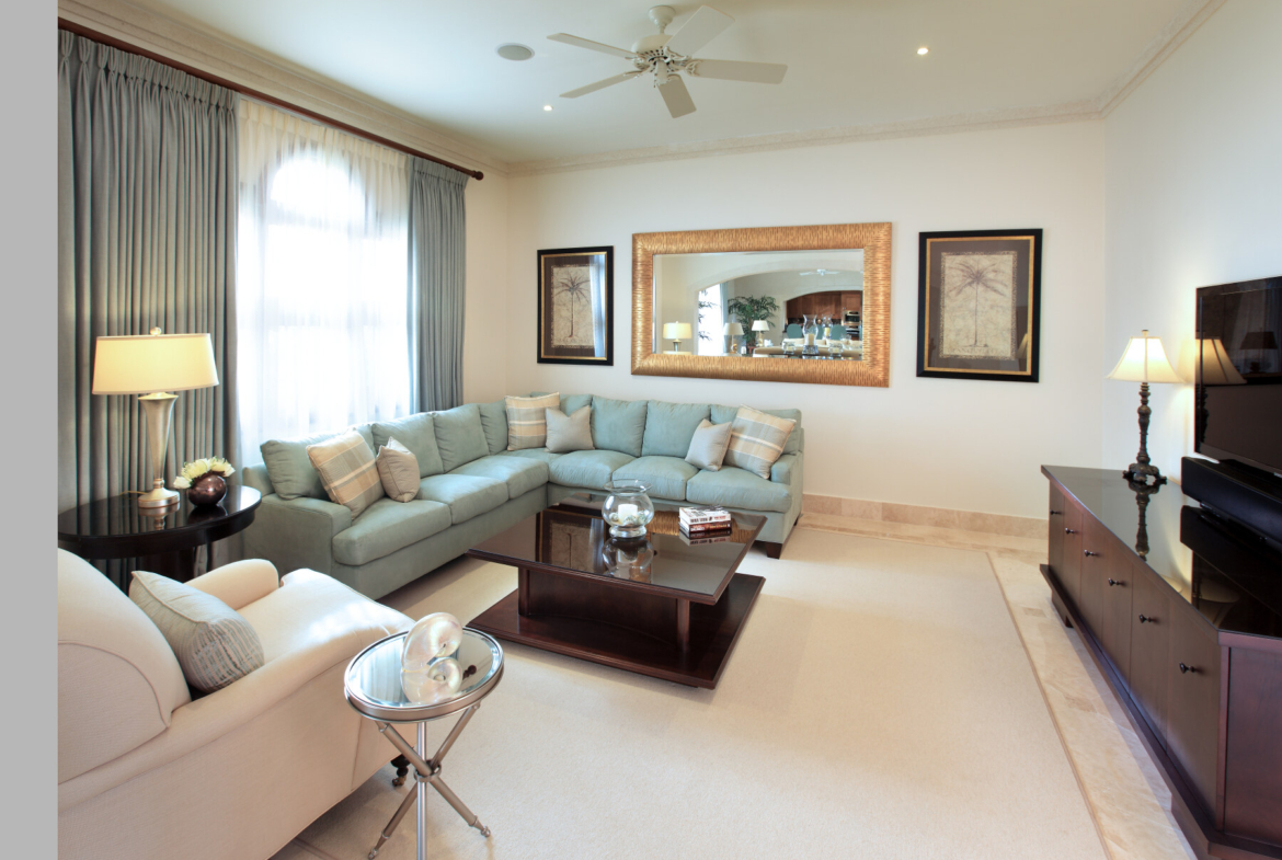 OCEAN DRIVE 12 TV ROOM