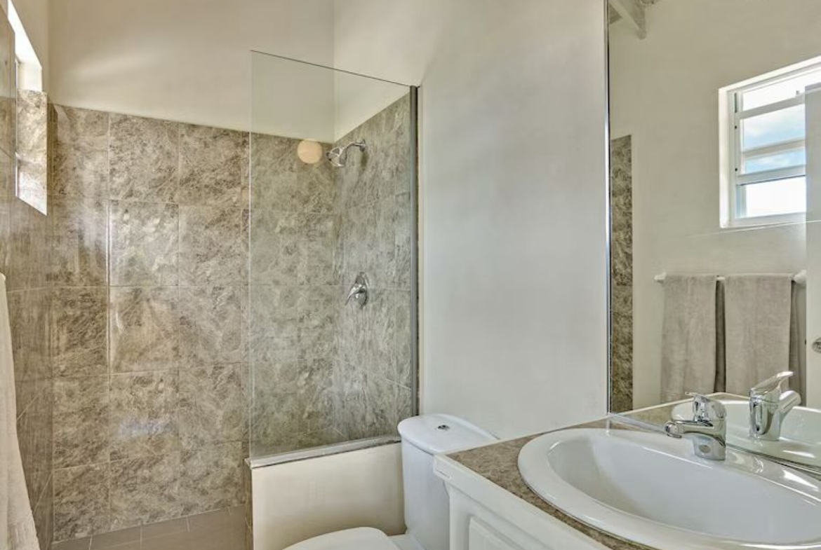 Polamar gardens bathroom