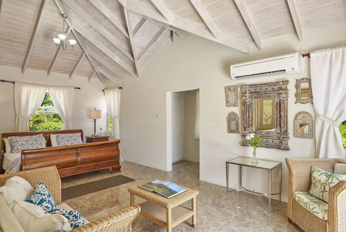 Polamar gardens bedroom and sitting area