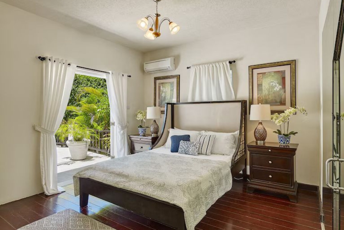 Polamar gardens master bedroom