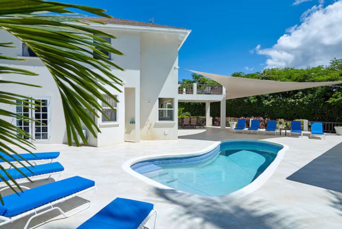 Polamar gardens pool and loungers