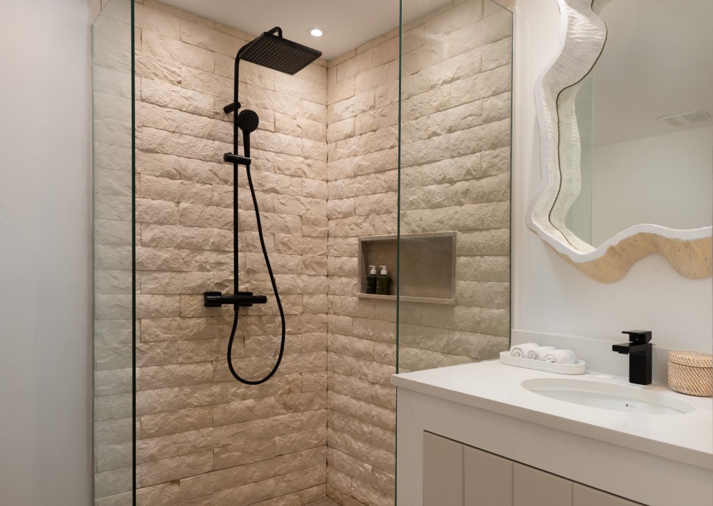 port st charles 108 shower