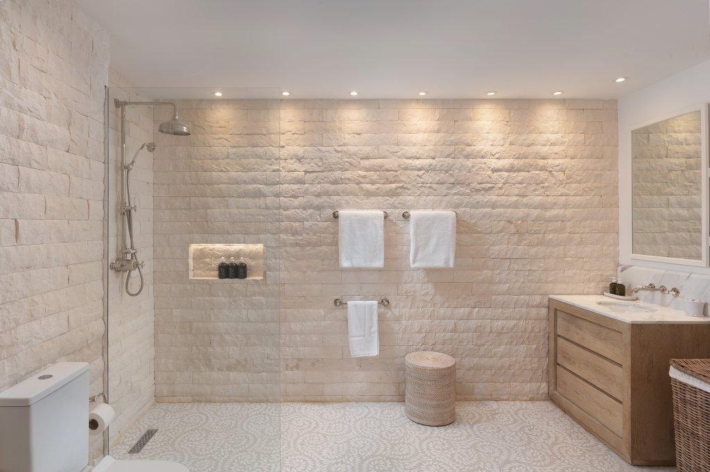 sandy cove 203 beachfront barbados primary ensuite bathroom