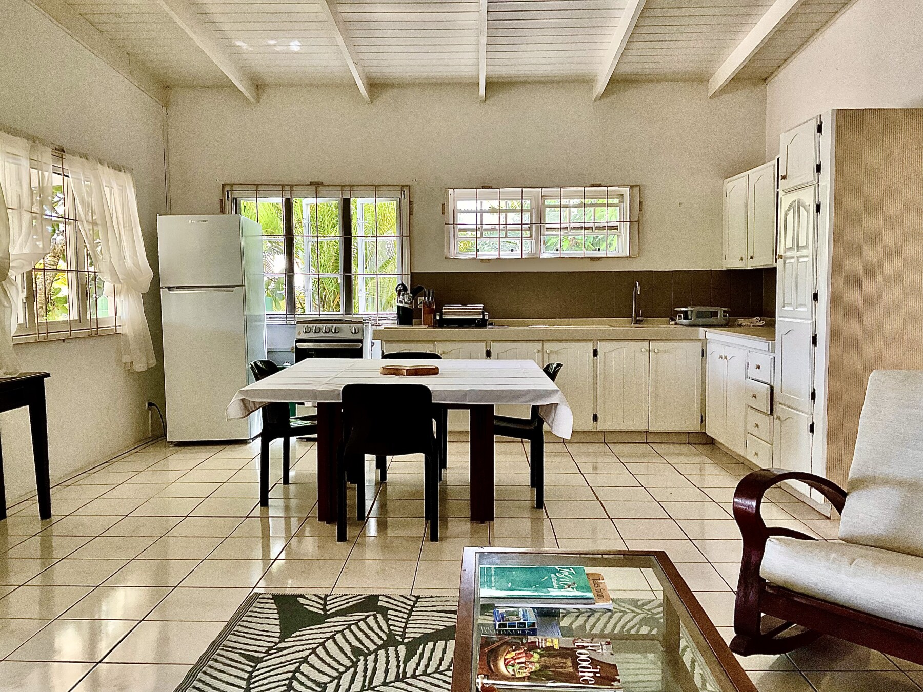 Glitter Bay 2 Terrace Apartment 1 kitchen