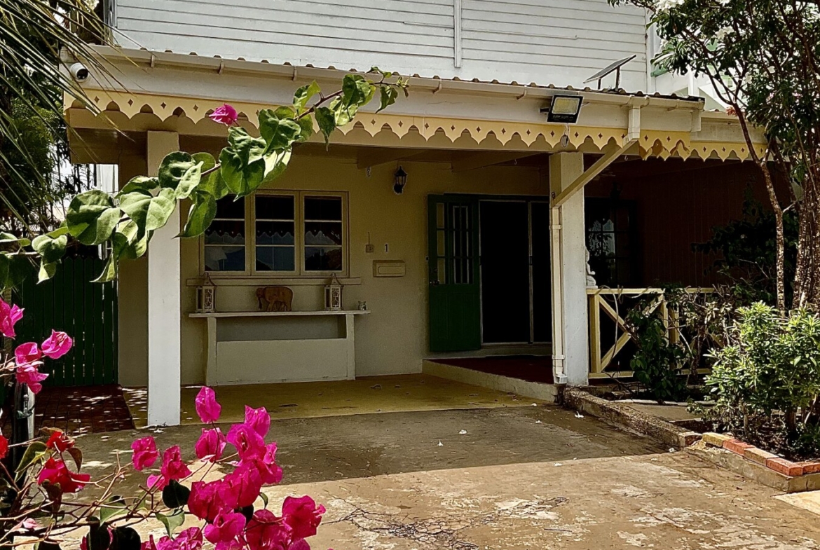 Glitter Bay 2 Terrace Apartment 1 porch