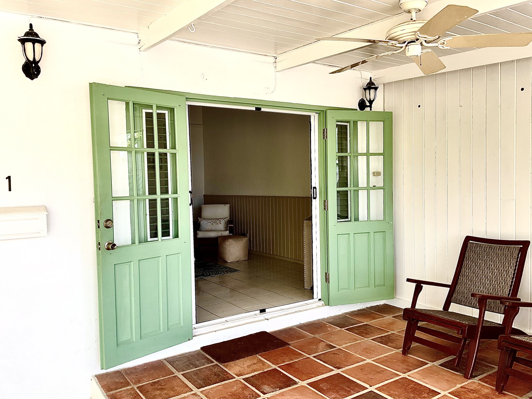 Glitter Bay 2 Terrace apartment 1 front door