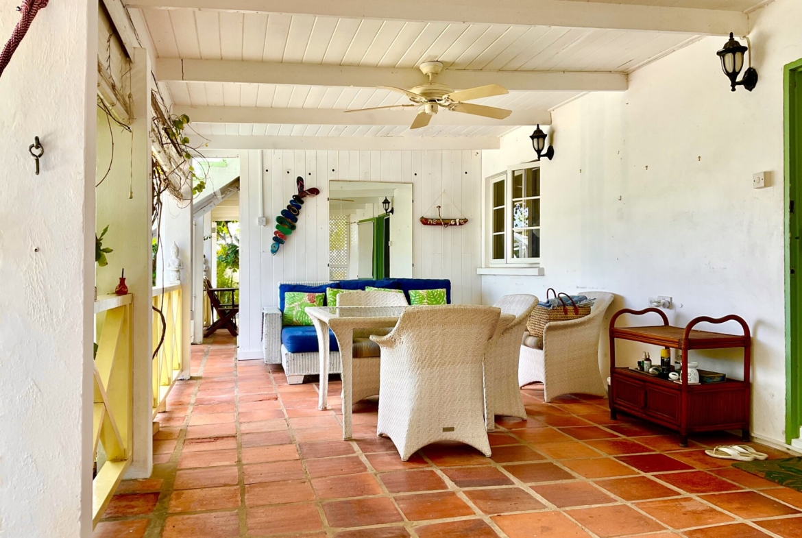 Glitter Bay Terrace 2 Apartment 2 front patio