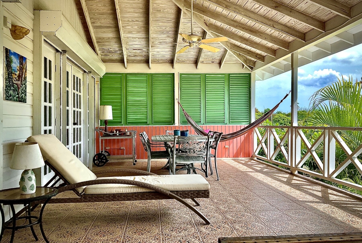 Glitter Bay Terrace 2 loft apartment balcony